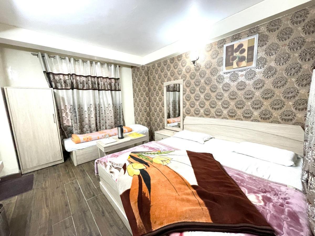 Hotel Prince ! Nainital Mall Road-Prime-Location In-Front-Of-Naini-Lake Hygiene-And-Spacious-Room Eksteriør bilde